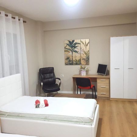 Lovely Apartment On Tirana City Center Buitenkant foto