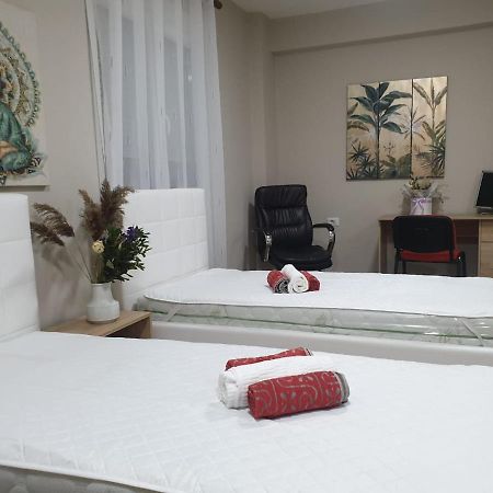 Lovely Apartment On Tirana City Center Buitenkant foto
