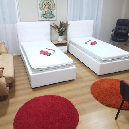 Lovely Apartment On Tirana City Center Buitenkant foto
