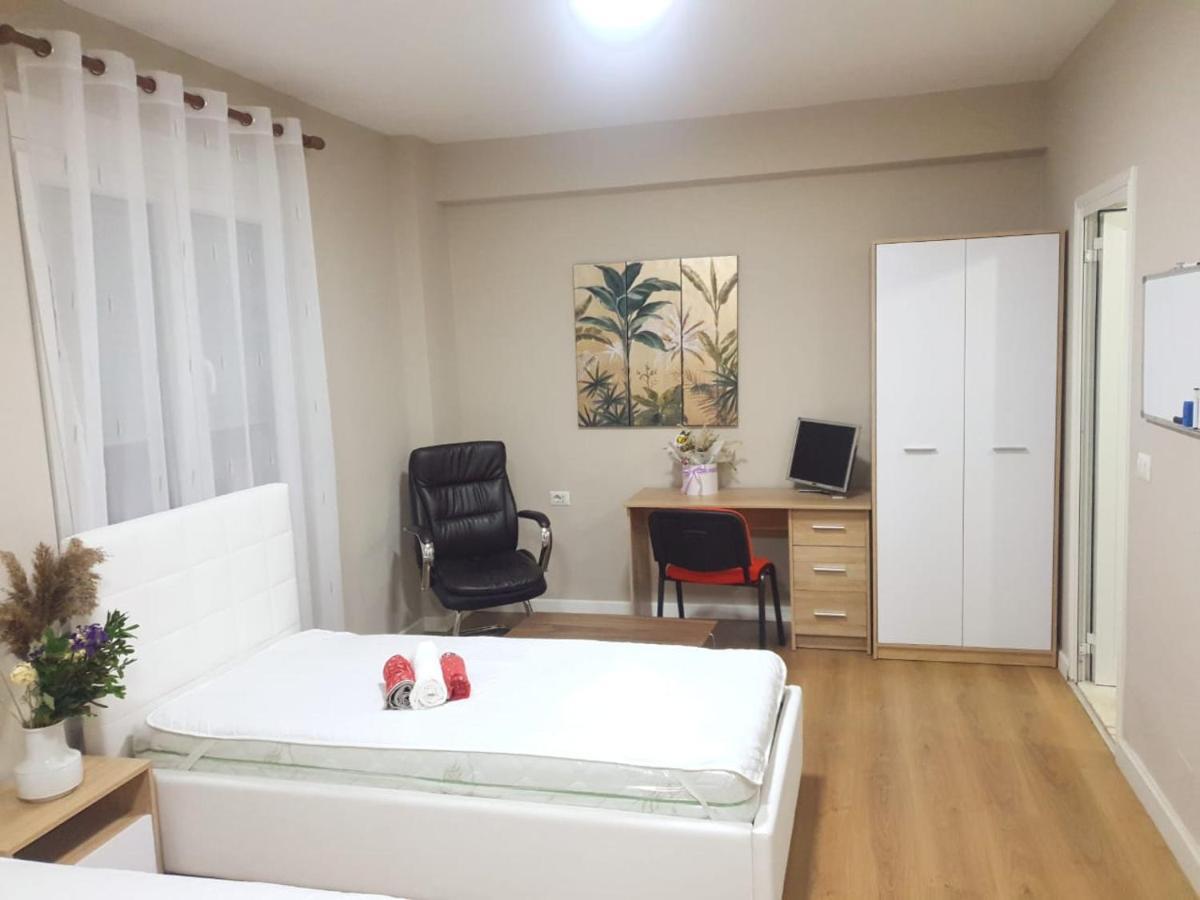 Lovely Apartment On Tirana City Center Buitenkant foto