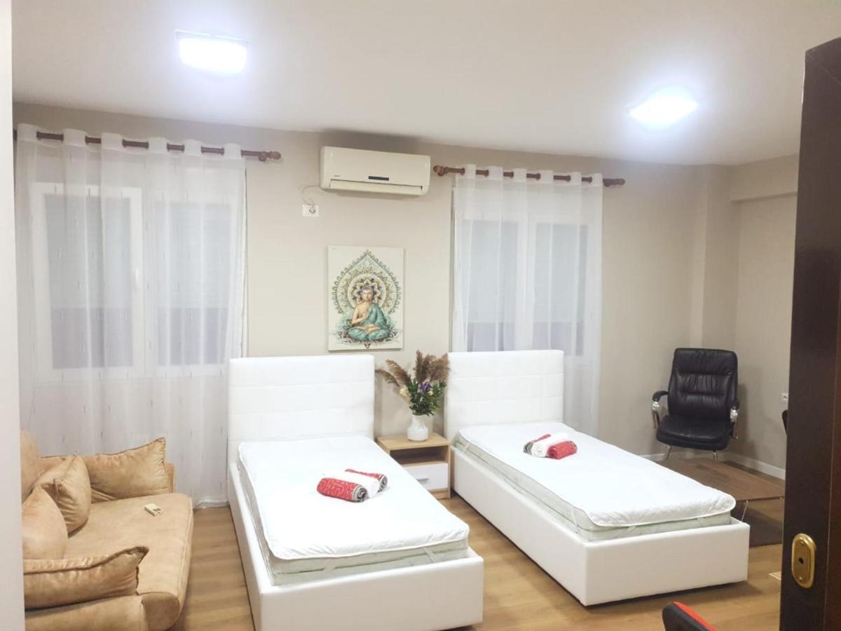 Lovely Apartment On Tirana City Center Buitenkant foto