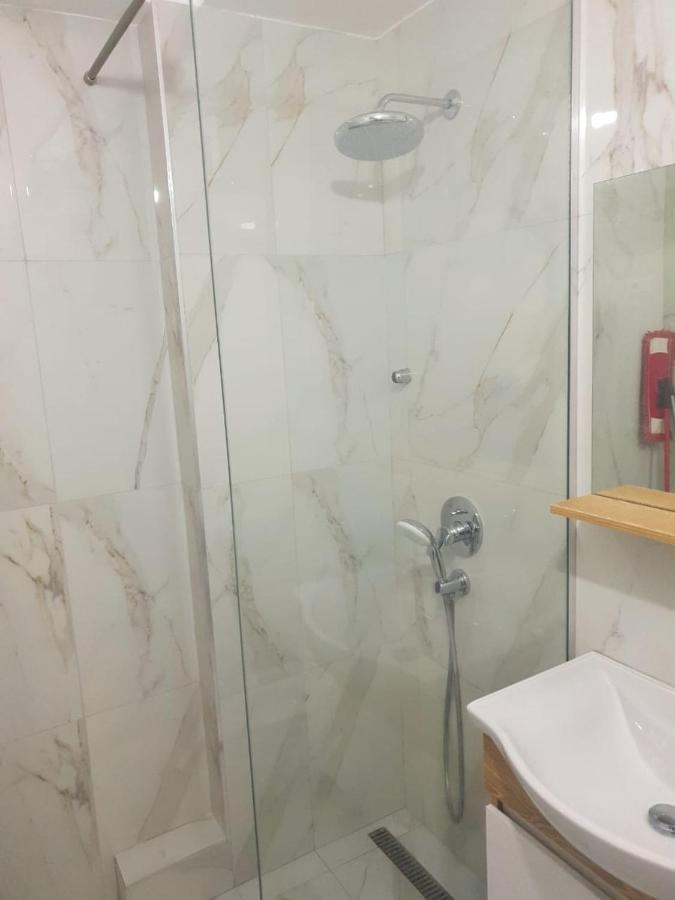 Lovely Apartment On Tirana City Center Buitenkant foto