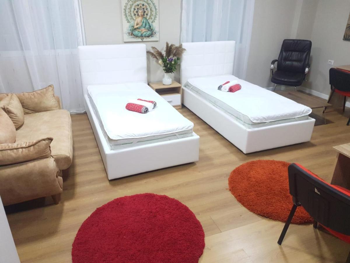 Lovely Apartment On Tirana City Center Buitenkant foto